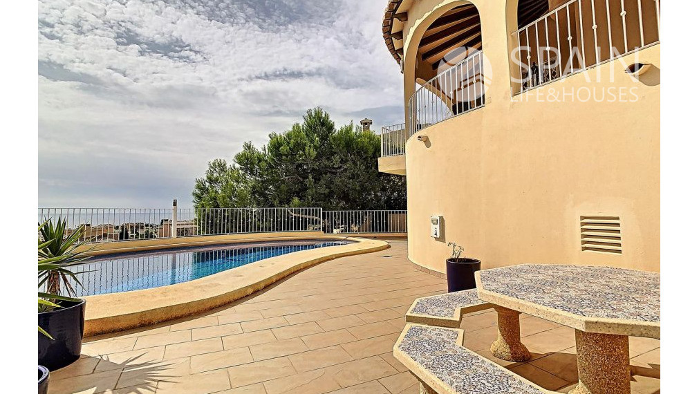 PREDANÉ. Moderná stredomorská 4-izbová vila s bazénom, Benitachell, Costa Blanca