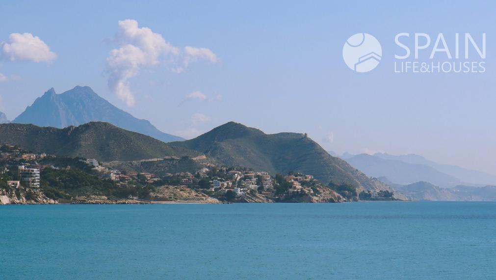 Novostavba v národnom parku s výhľadom na more, Alfaz del Pi, Costa Blanca Sever