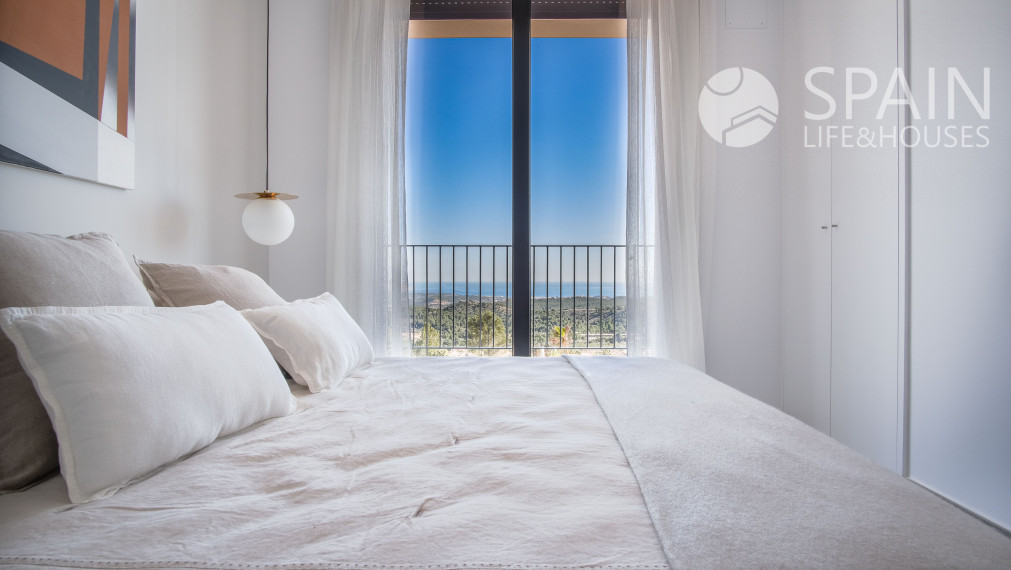 Posledné domy vo fáze E. Novostavba 2 a 3-izbových domov s bazénom, Polop de la Marina, Alicante