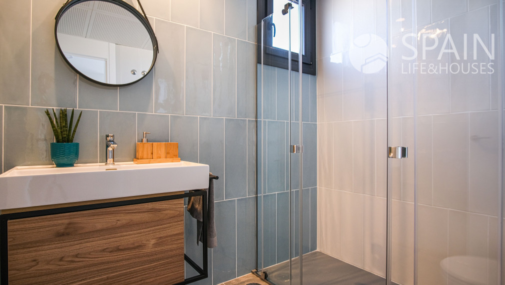 Posledné domy vo fáze E. Novostavba 2 a 3-izbových domov s bazénom, Polop de la Marina, Alicante