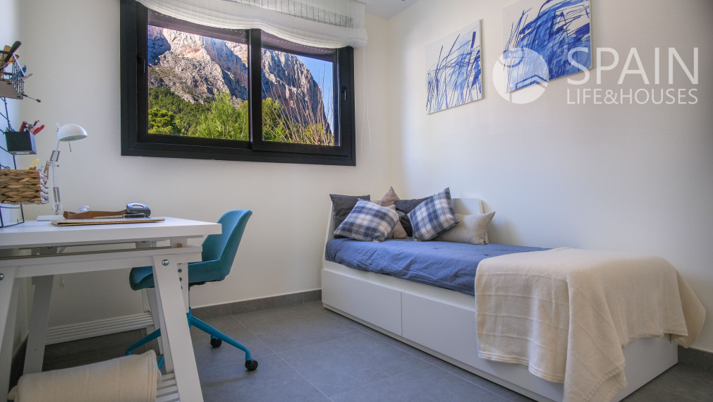 Posledné domy vo fáze E. Novostavba 2 a 3-izbových domov s bazénom, Polop de la Marina, Alicante