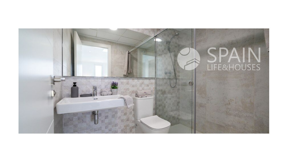 NOVOSTAVBA Radové domy v blízkosti golfu a letiska Alicante