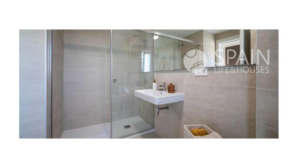 NOVOSTAVBA Radové domy v blízkosti golfu a letiska Alicante