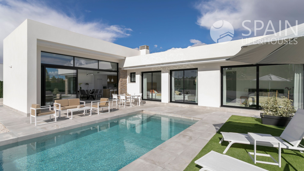 VILLA ESENCIA. Nové samostatne stojace vily so súkromným bazénom vo vnútrozemí, Calasparra, Murcia