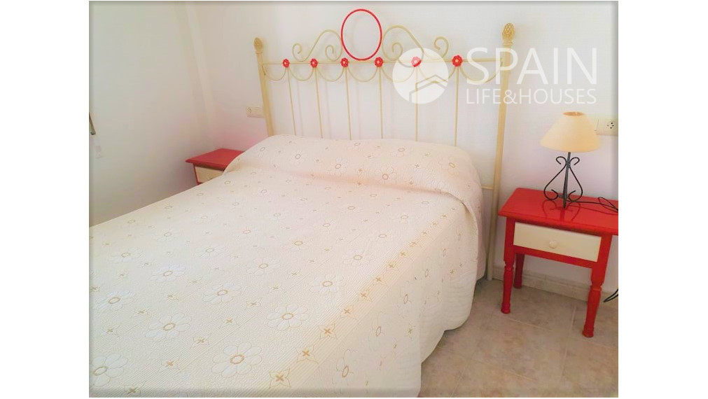 Romantický 1-spálňový zariadený apartmán v DENIA, Costa Blanca s terasou a komunálnymi bazénmi len 7 min pešo od pláže a ca 15 min o centra