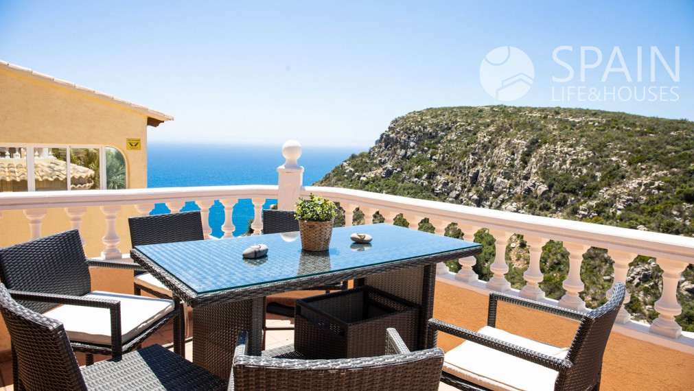 4 spálňová vila so súkromným bazénom a úžasným výhľadom na more v Cumbre del Sol; Costa Blanca Sever