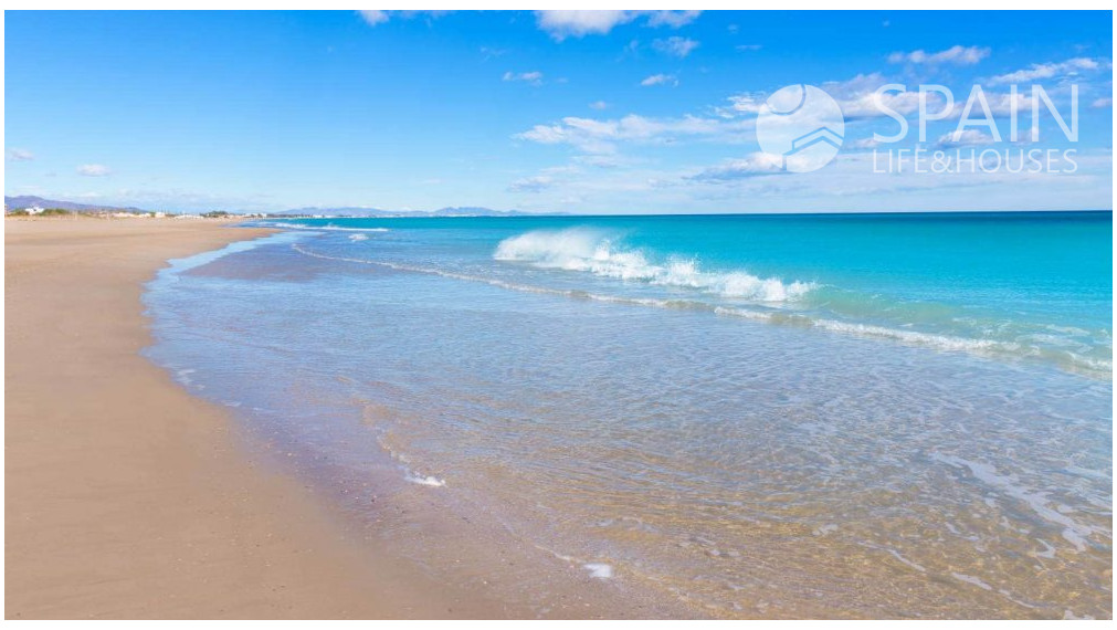 Prémiový 3 a 4 izbový apartmán s výhľadom na more v rezidenčnom komplexe s bazénmi a wellness, 800 m od mora, v blízkosti Valencie