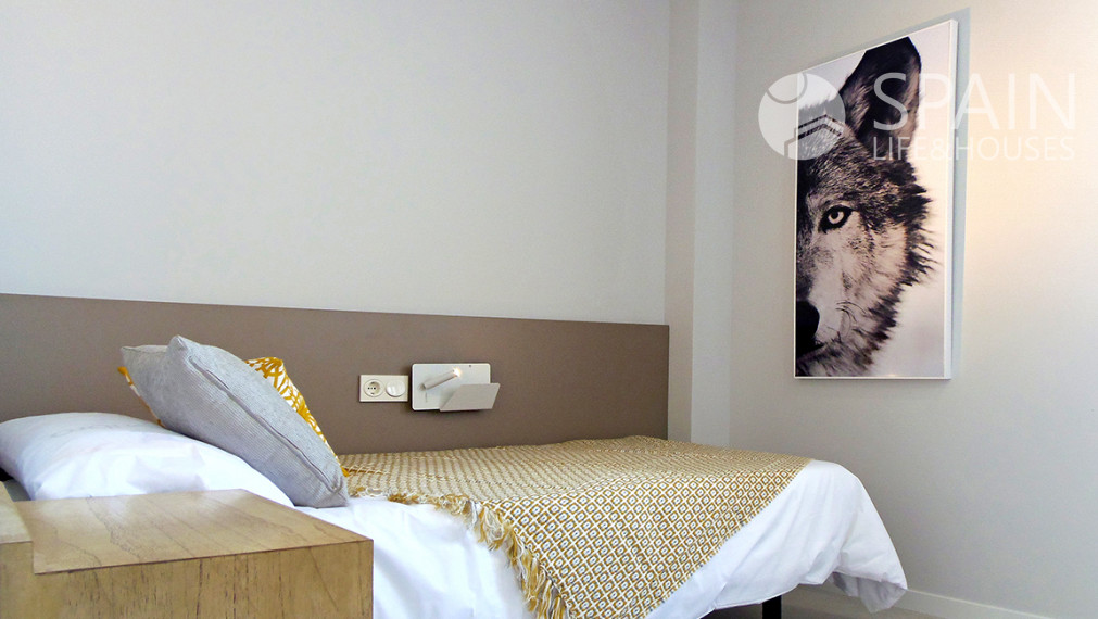 Mestský dom Mervalous s výhľadom na more a spoločným bazénom v Mil Palmeras. 10-15min od pláže