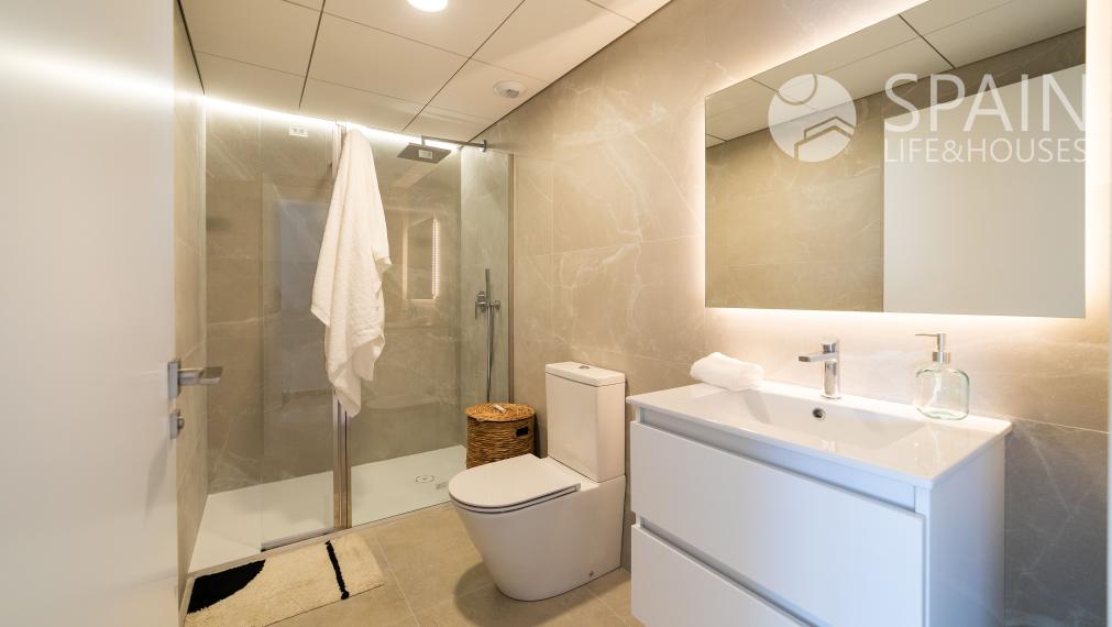 Nové apartmány s terasou a krásnym výhľadom na more v kľudnej časti Gran Alacant , Costa Blanca