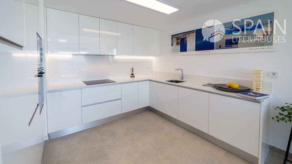 Nové apartmány s terasou a krásnym výhľadom na more v kľudnej časti Gran Alacant , Costa Blanca