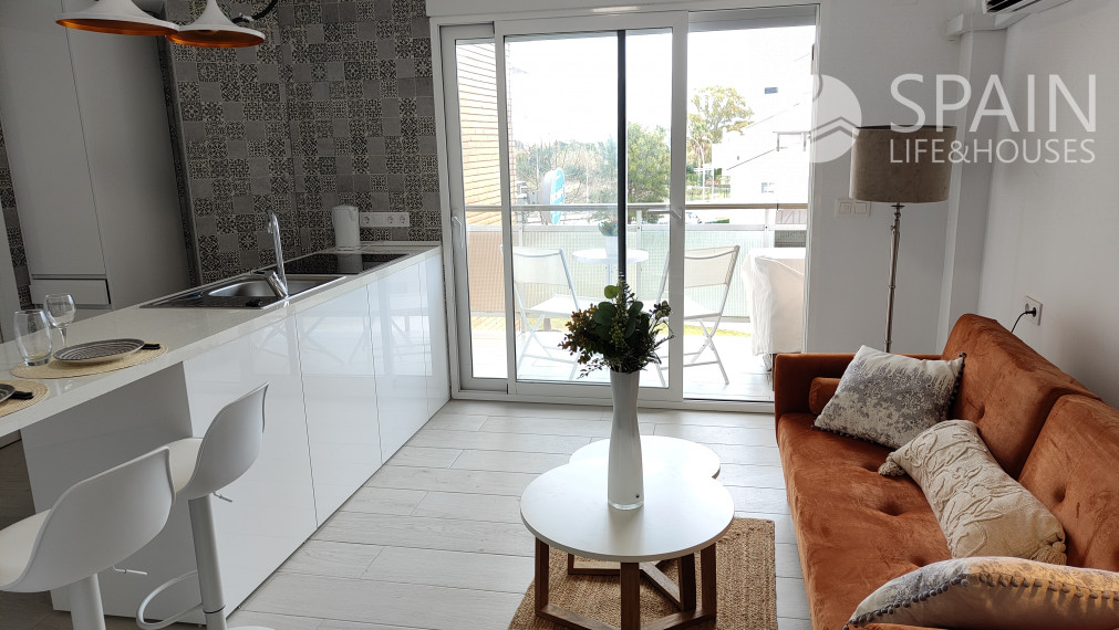 Na prenájom 2 spálňový kompletne zrekonštruovaný a zariadený apartmán s výhľadom na more;  Denia-El Verger; Costa Blanca