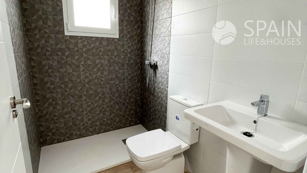 Projekt LEV-ANTE.  Moderné nové dvojdomy s bazénom len 5 minút od pláže v Alicante; Costa Blanca. Projekt bude dokončený začiatkom roka 2024