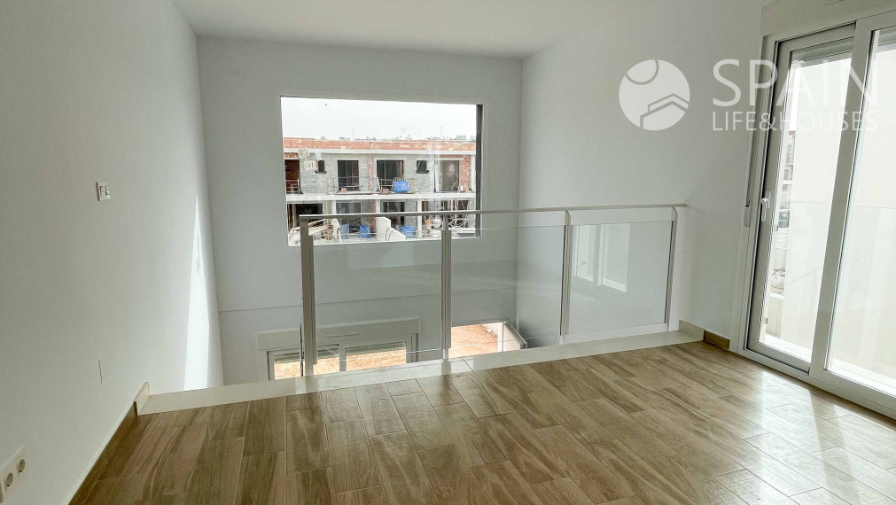 Projekt LEV-ANTE.  Moderné nové dvojdomy s bazénom len 5 minút od pláže v Alicante; Costa Blanca. Projekt bude dokončený začiatkom roka 2024