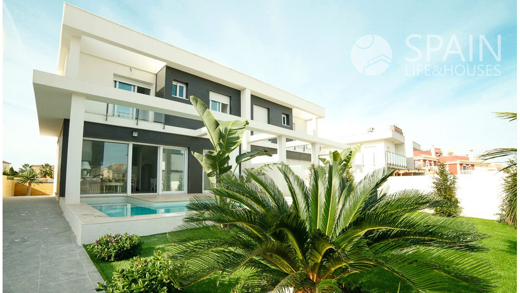 PROJEKT LIN-DA. Nádherné dvojdomy s bazénom 5 minút od pláže v Alicante. Dodanie  začiatkom 2025.