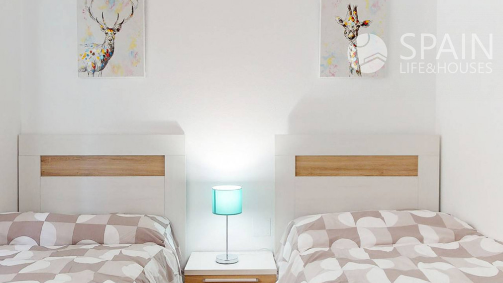 Nové bungalovy s 2 spálňami 8 km od pláže v San Miguel de Salinas, Costa Blanca juh. Dokončené.