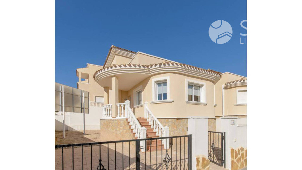 Nové bungalovy s 2 spálňami 8 km od pláže v San Miguel de Salinas, Costa Blanca juh. Dokončené.