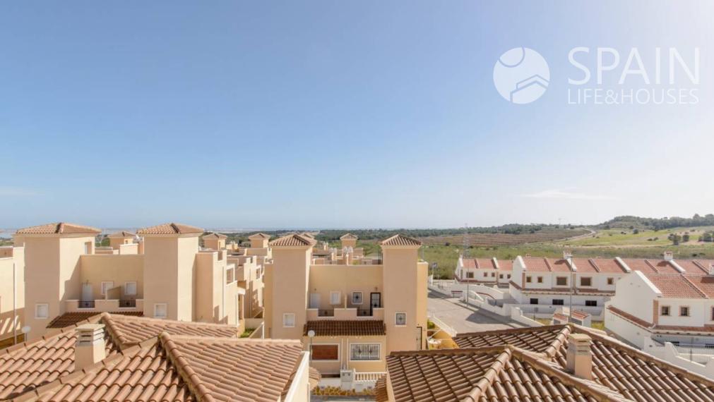 Nové bungalovy s 2 spálňami 8 km od pláže v San Miguel de Salinas, Costa Blanca juh. Dokončené.