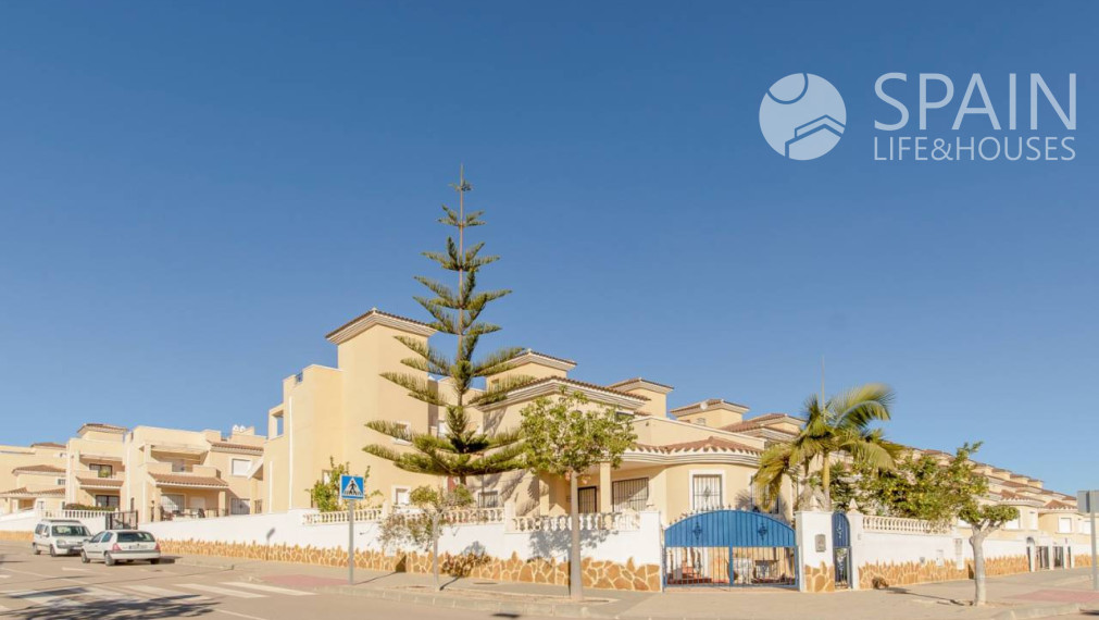 Nové bungalovy s 2 spálňami 8 km od pláže v San Miguel de Salinas, Costa Blanca juh. Dokončené.
