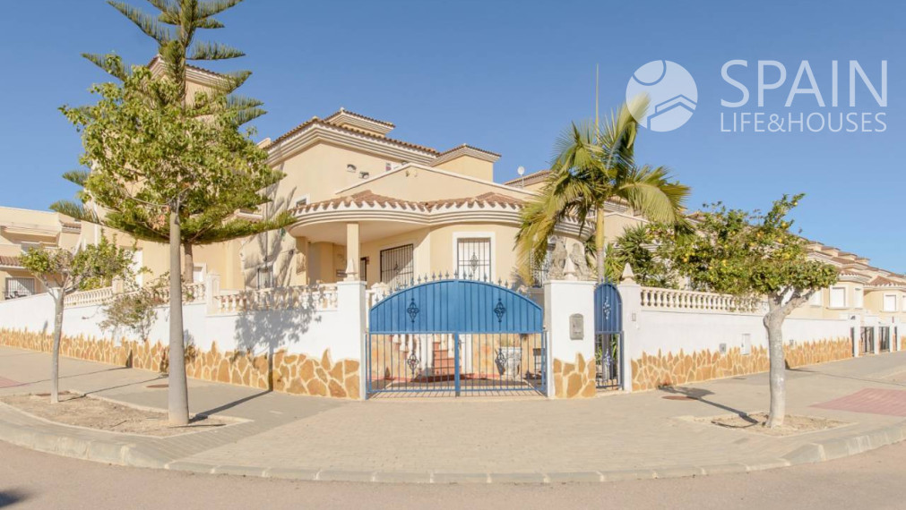 Nové bungalovy s 2 spálňami 8 km od pláže v San Miguel de Salinas, Costa Blanca juh. Dokončené.