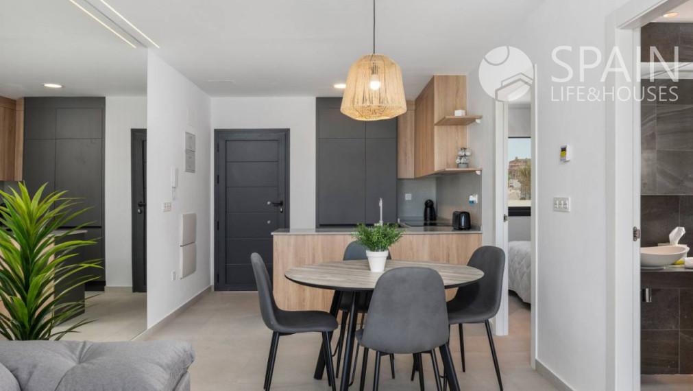 Fantastické nové apartmány s 2 spálňami a bazénom v Benijofare na pobreží Costa Blanca južne 8 km od pláže. Dodanie koniec roka 2022