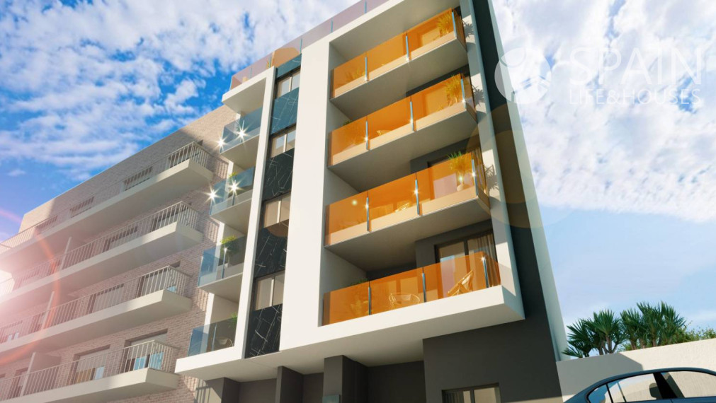 POSLEDNÝ APARTMÁN! Luxusný, zariadený, 1-spálñový apartmán v centre mesta Torrevieja, len 350m od mora