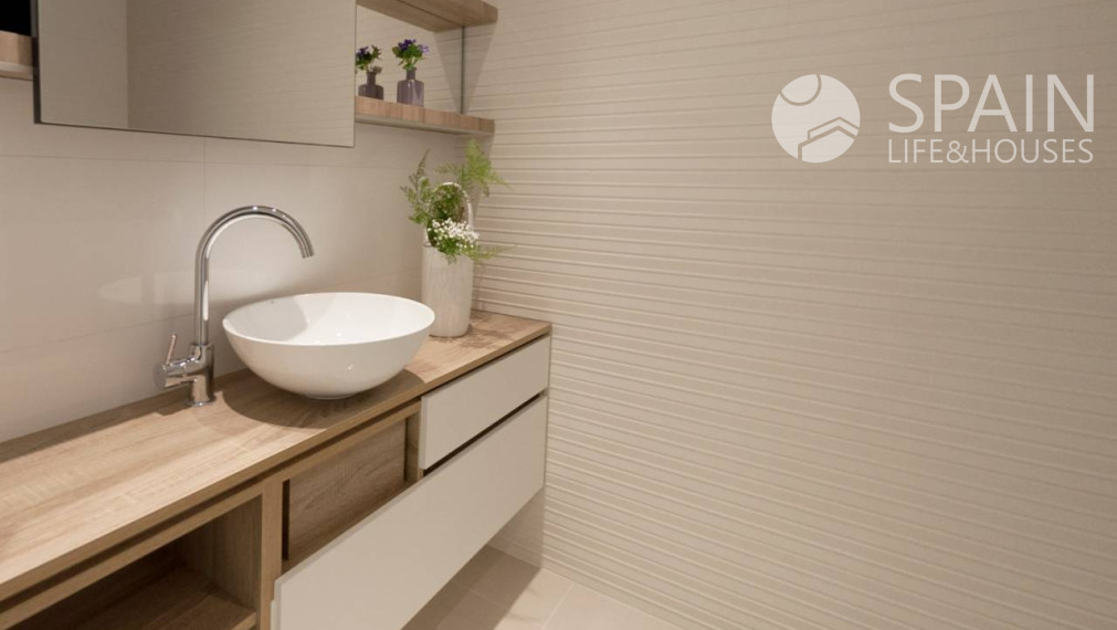 Novopostavený apartmán s 2 spálňami a 2 kúpeľňami 10 minút od pláže v Los Alcazares, Murcia, Španielsko. Dokončené.