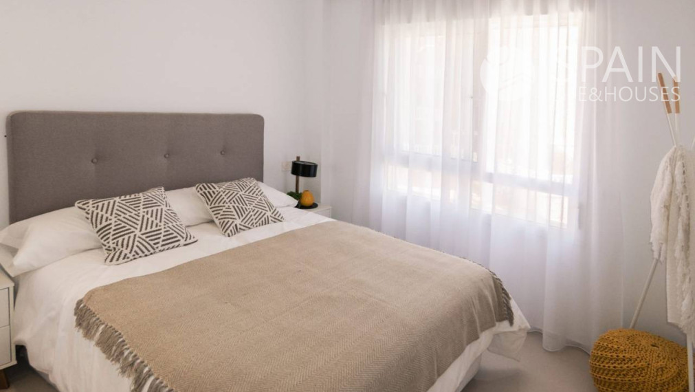 Novopostavený apartmán s 2 spálňami a 2 kúpeľňami 10 minút od pláže v Los Alcazares, Murcia, Španielsko. Dokončené.