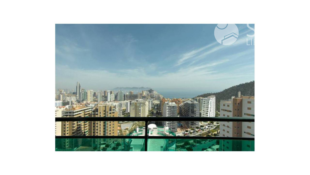 Novstavba v Villajoyosa, Benidorm, Alicante 400 metrov od pláže. Dokončené.