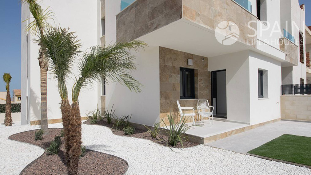 Novostavba bungalovu s 2 spálňami v Polop de la Marina, Alicante. Costa Blanca