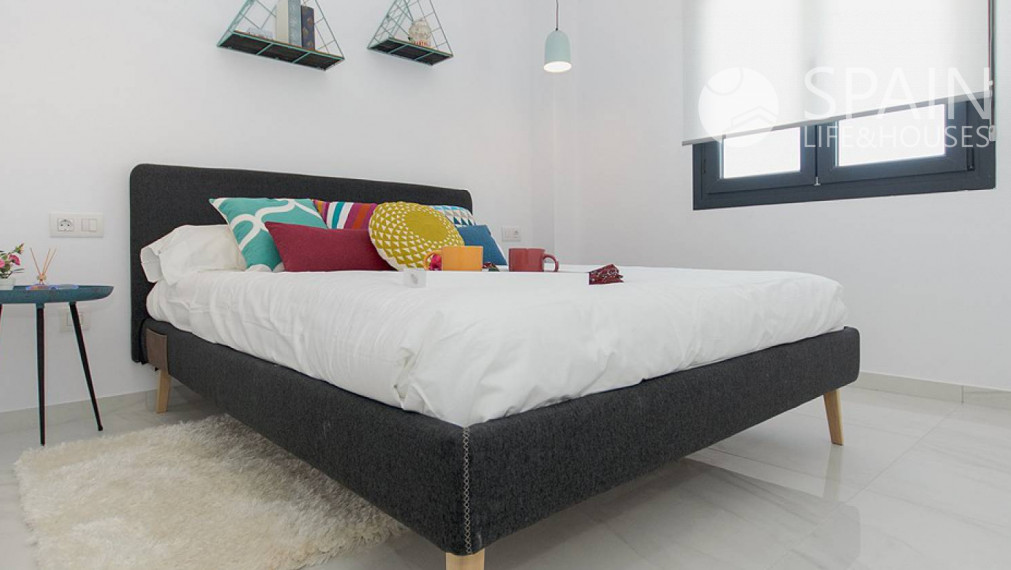 Novostavba bungalovu s 2 spálňami v Polop de la Marina, Alicante. Costa Blanca