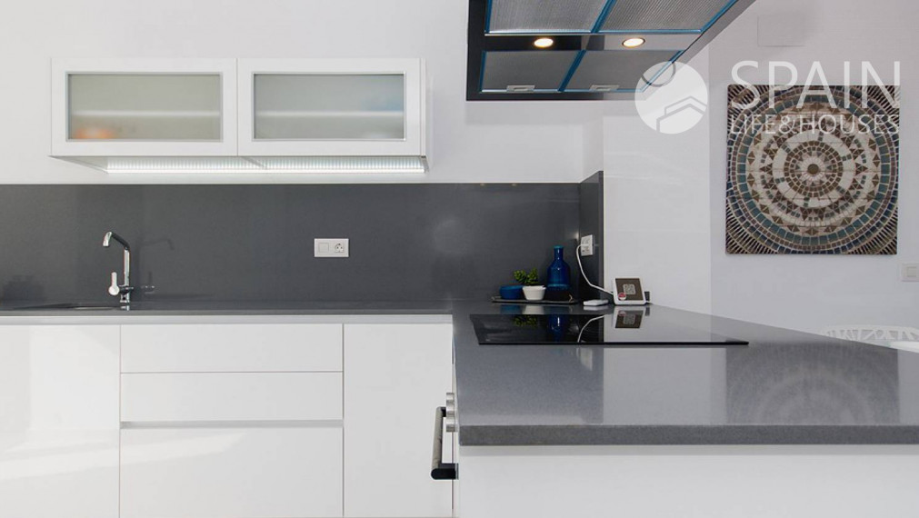 Novostavba bungalovu s 2 spálňami v Polop de la Marina, Alicante. Costa Blanca