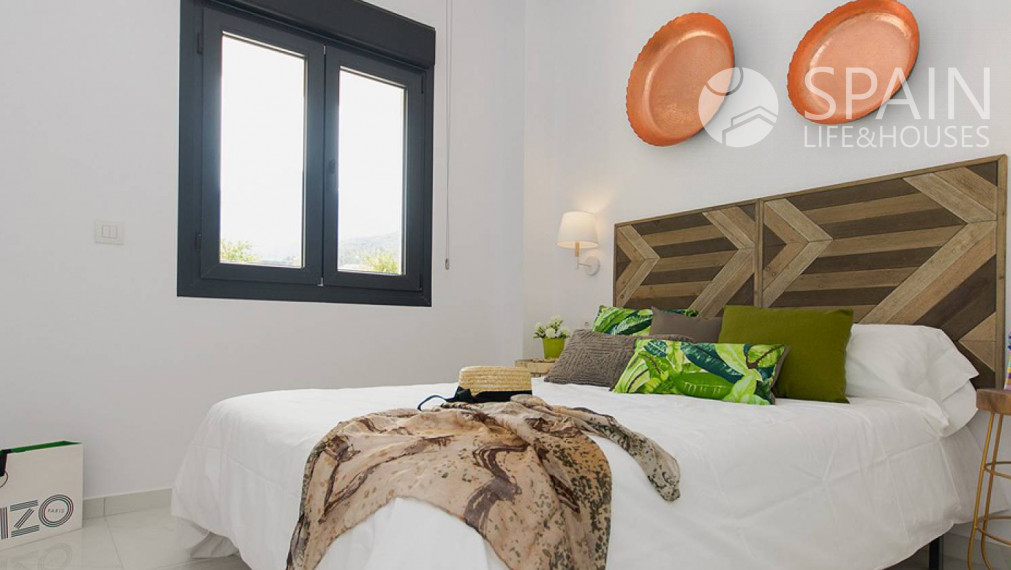 Novostavba bungalovu s 2 spálňami v Polop de la Marina, Alicante. Costa Blanca