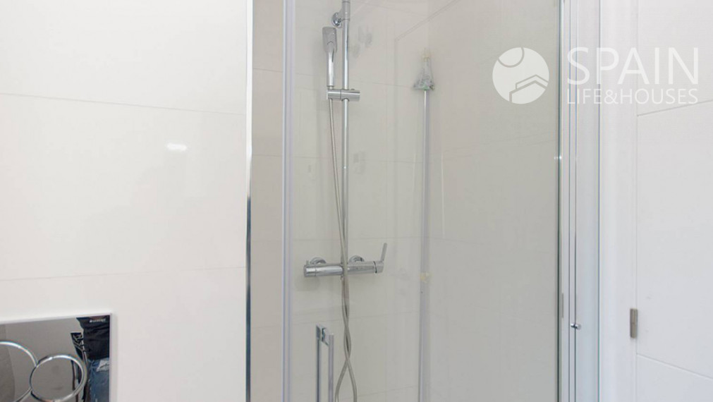 Novostavba bungalovu s 2 spálňami v Polop de la Marina, Alicante. Costa Blanca