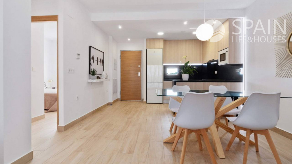 Novostavba prízemných bungalovov s 2 spálňami v meste Torrevieja, Alicante