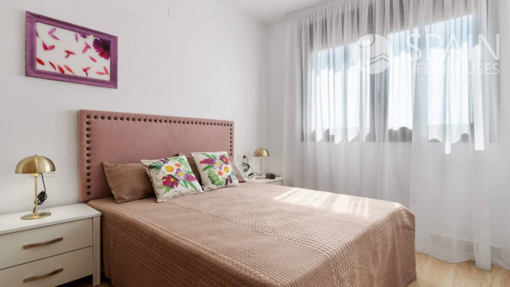 Novostavba prízemných bungalovov s 2 spálňami v meste Torrevieja, Alicante