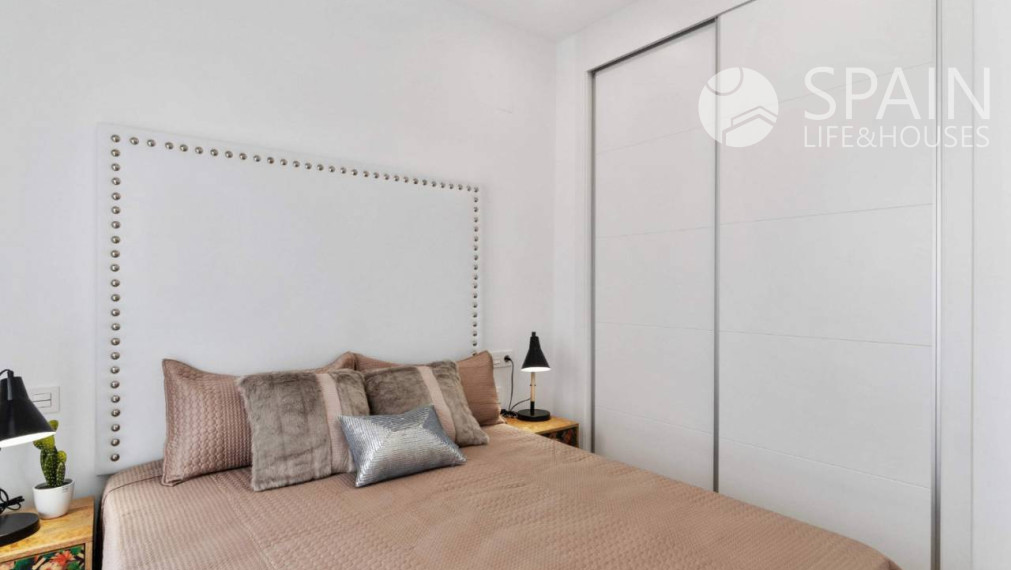 Novostavba prízemných bungalovov s 2 spálňami v meste Torrevieja, Alicante