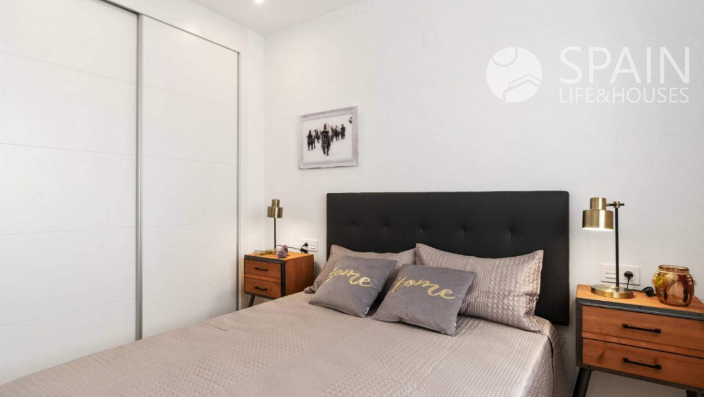 Novostavba prízemných bungalovov s 2 spálňami v meste Torrevieja, Alicante