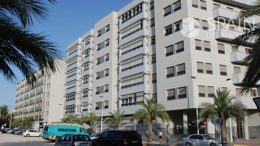 Novopostavené apartmány s 3 spálňami v centre mesta Elche, Alicante. Nachádza sa 15 km od pláže. Kľúč v ruke