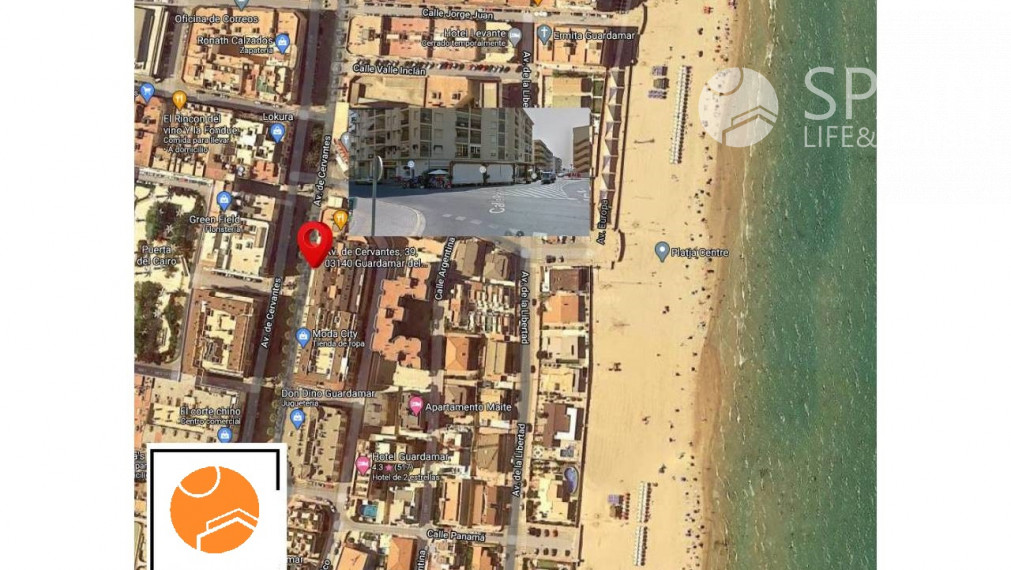 Obchodné priestory sa nachádzajú pri pláži Guardamar v Alicante na pobreží Costa Blanca.