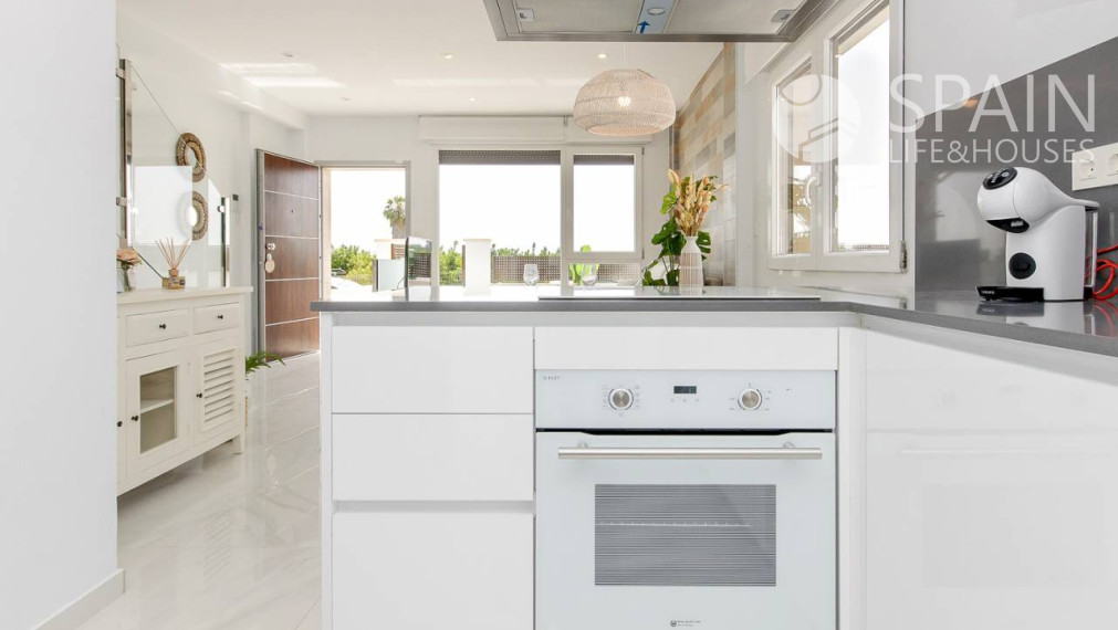 Novostavba, Bungalovy v Torrevieja, Alicante, Costa Blanca- blízko pláže aj centra