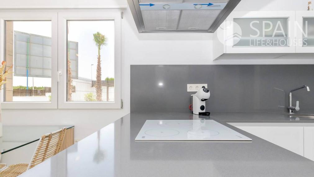 Novostavba, Bungalovy v Torrevieja, Alicante, Costa Blanca- blízko pláže aj centra