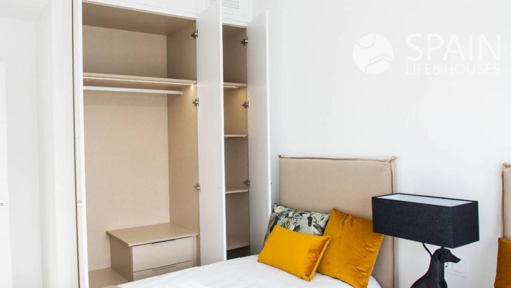 POSLEDNÁ!! Exkluzívna luxusná vila 1,9 km od mora so súkromným bazénom v San Pedro del Pinatar, Murcia. Dodanie v prvej polovici roka 2023