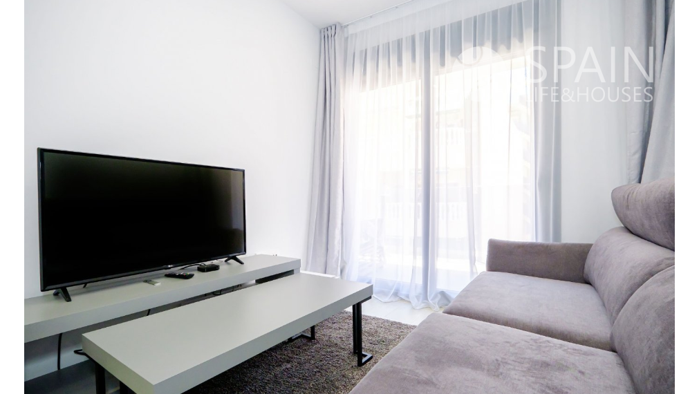 POSLEDNÝ APARTMÁN! Luxusný, zariadený, 1-spálñový apartmán v centre mesta Torrevieja, len 350m od mora