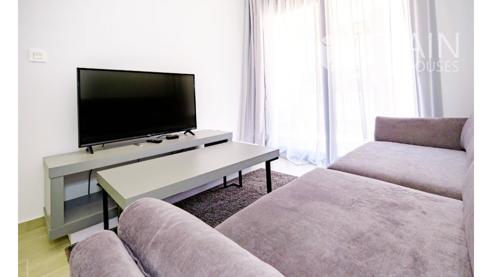 POSLEDNÝ APARTMÁN! Luxusný, zariadený, 1-spálñový apartmán v centre mesta Torrevieja, len 350m od mora