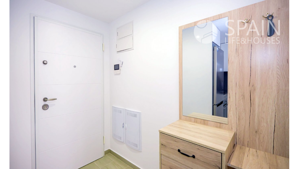 POSLEDNÝ APARTMÁN! Luxusný, zariadený, 1-spálñový apartmán v centre mesta Torrevieja, len 350m od mora