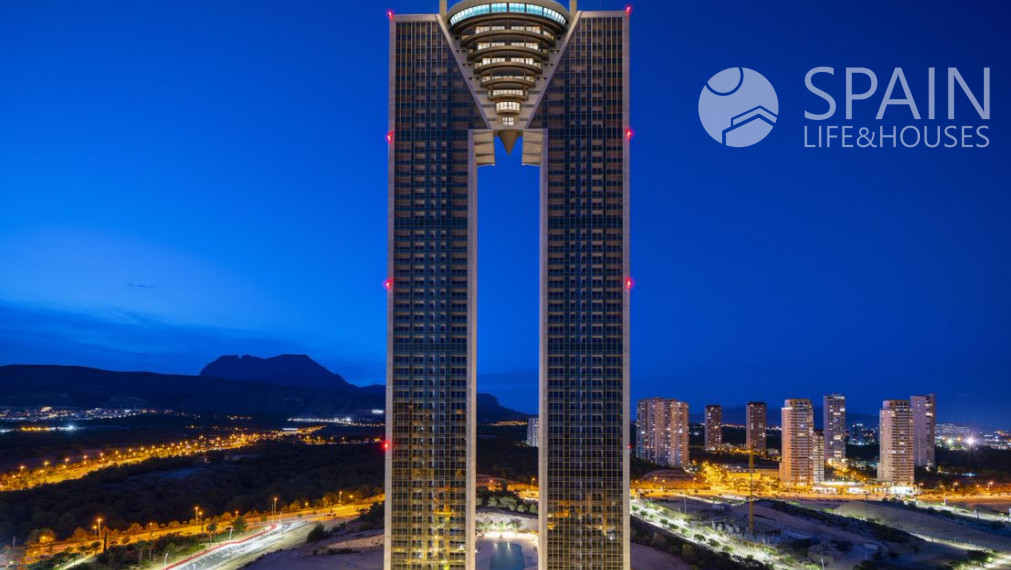 Nové luxusné apartmány v najvyššej budove Európy len 200 m od mora v Benidorme; Costa Blanca