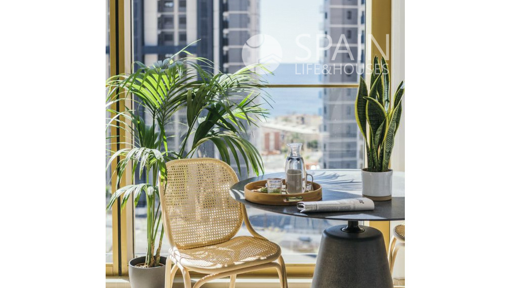 Nové luxusné apartmány v najvyššej budove Európy len 200 m od mora v Benidorme; Costa Blanca