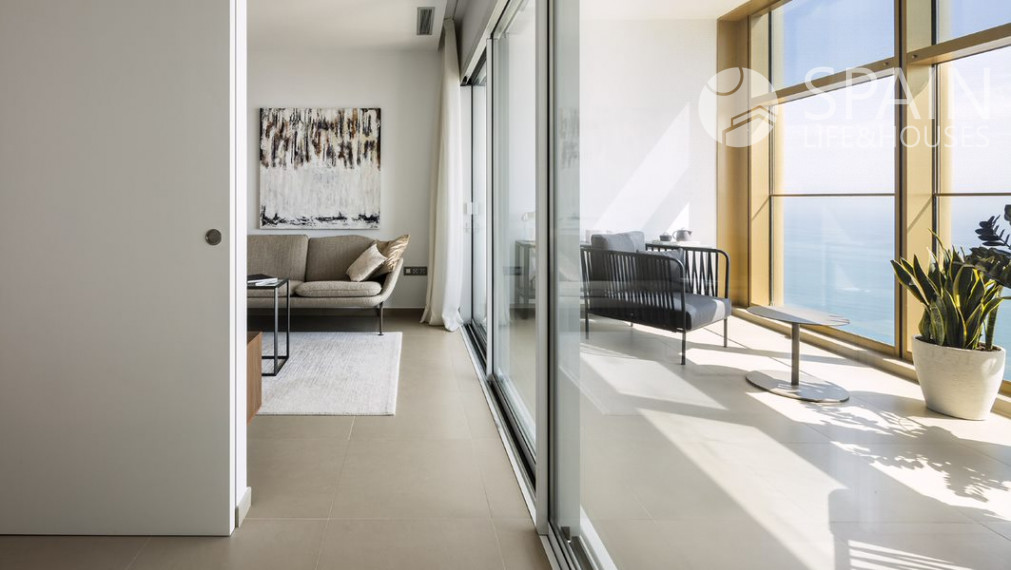 Nové luxusné apartmány v najvyššej budove Európy len 200 m od mora v Benidorme; Costa Blanca