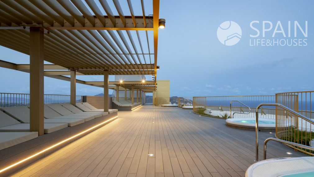 Nové luxusné apartmány v najvyššej budove Európy len 200 m od mora v Benidorme; Costa Blanca