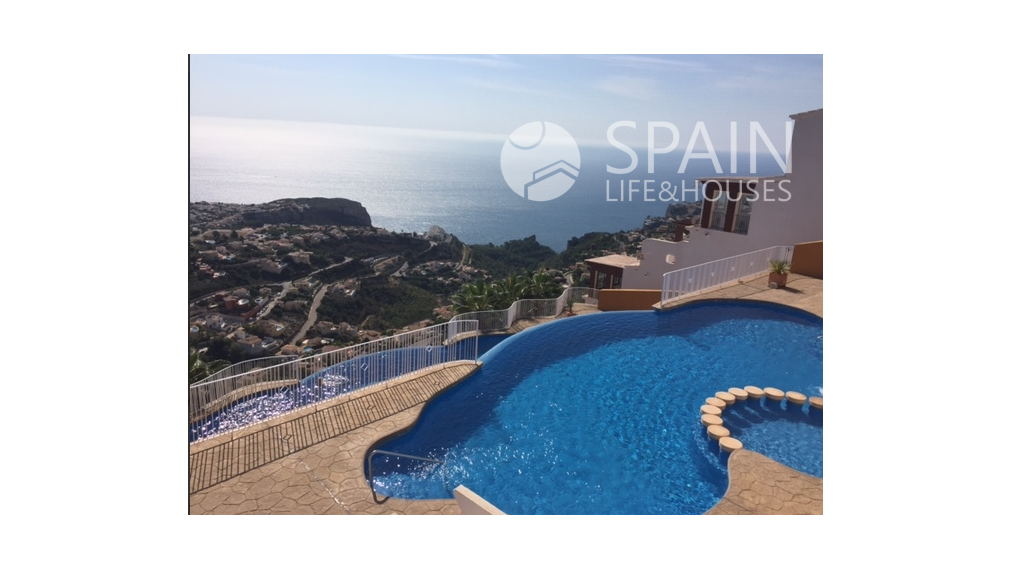 Byt s nádherným výhľadom na more v Benitachelli 2 km od mora